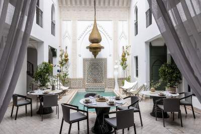 Riad Laz Mimoun · Riad Marrakech Medina Maroc · Patio au cœur de la Médina à Marrakech